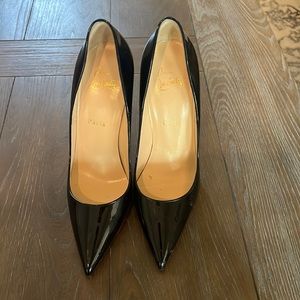 Authentic So Kate Christian Louboutin pumps size 39.5